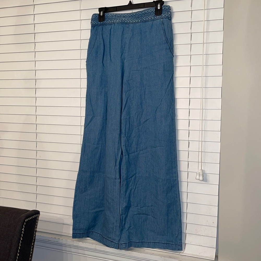 Wide leg pants
